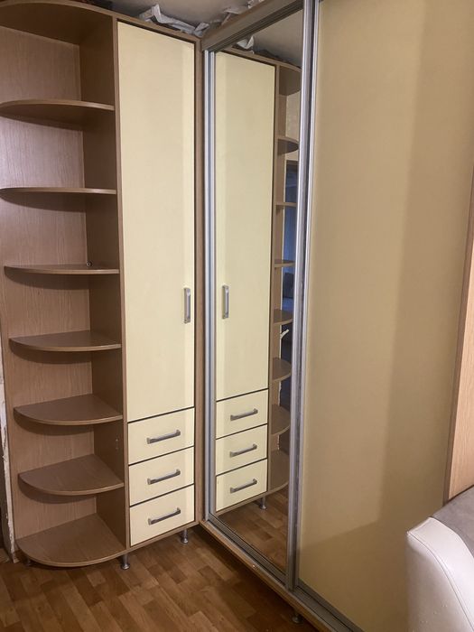 Продам шкаф в хорогем состянии