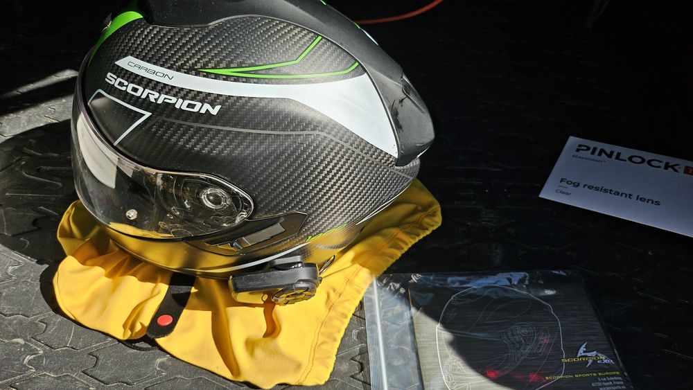 Casca Scorpion EXO 1400 Carbon Air + Sena 10s