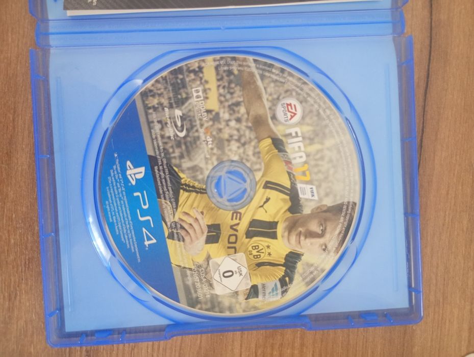 Vând joc de PS4 FIFA 17