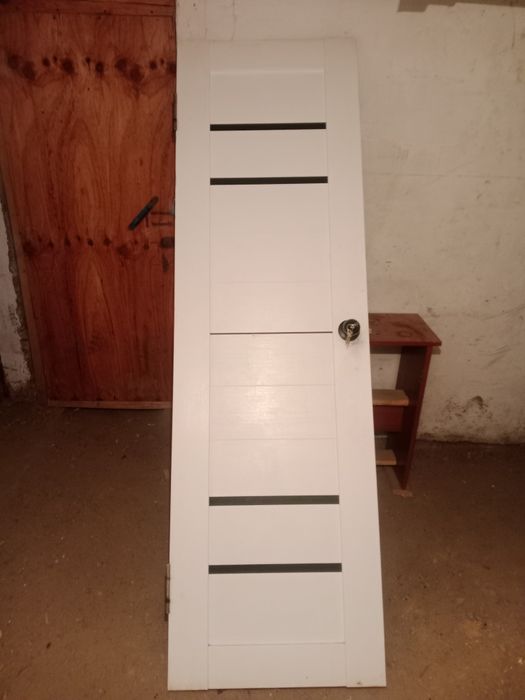 Продам б/у двери