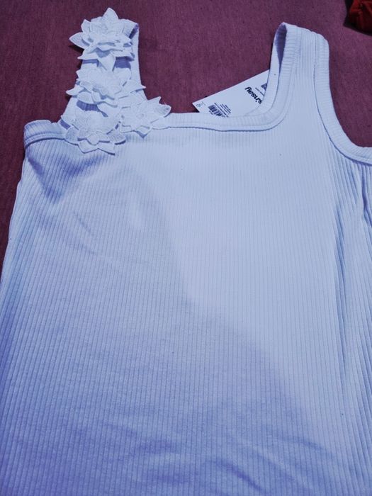 Vând top femei nou cu etichetă