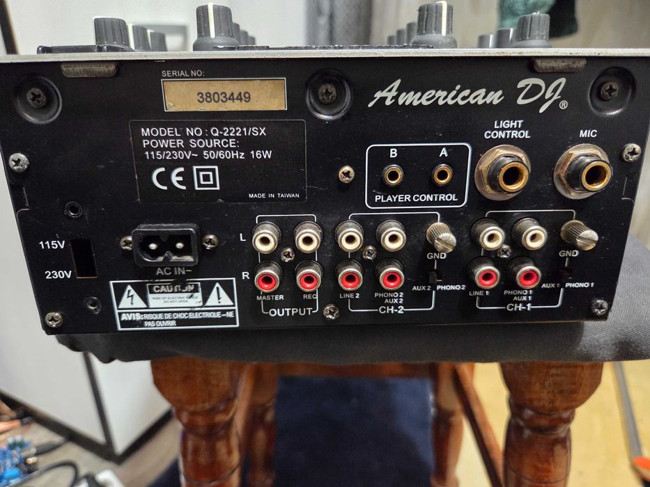 Mixer Audio American DJ Q-2221/SX Preamplificator Audio Pentru Statie