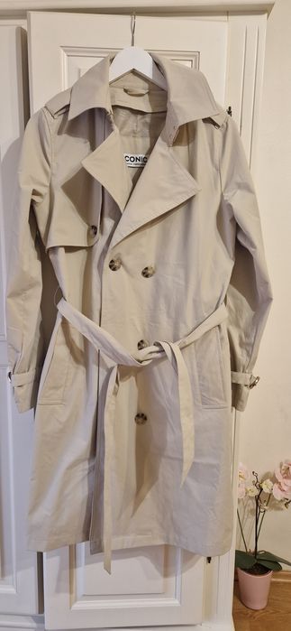 Trench Iconic by Marina Hoermanseder