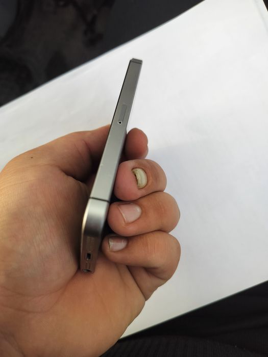 iphon 5 se  batareka yaqinda usiliniga almashtirilgan