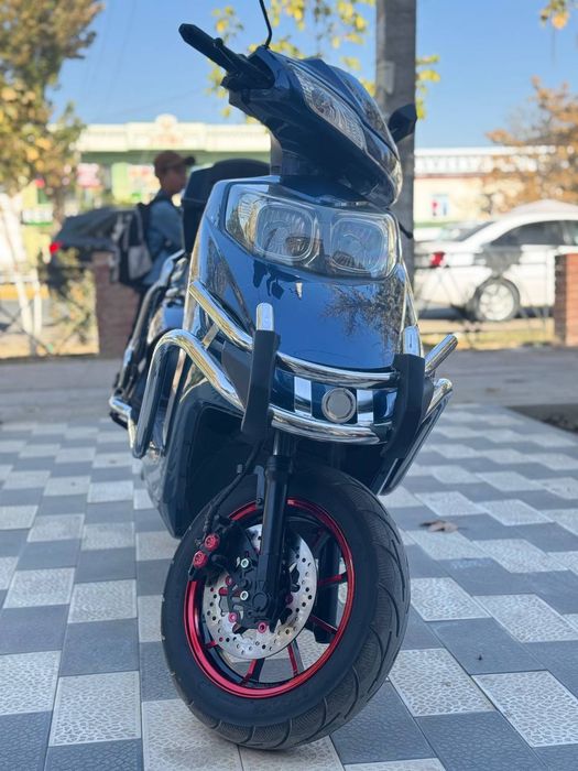 E-scooter electric