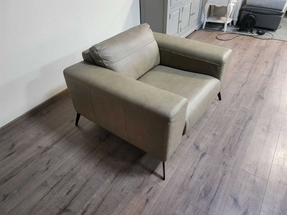 Бежов кожен фотьойл 100 % естествена кожа