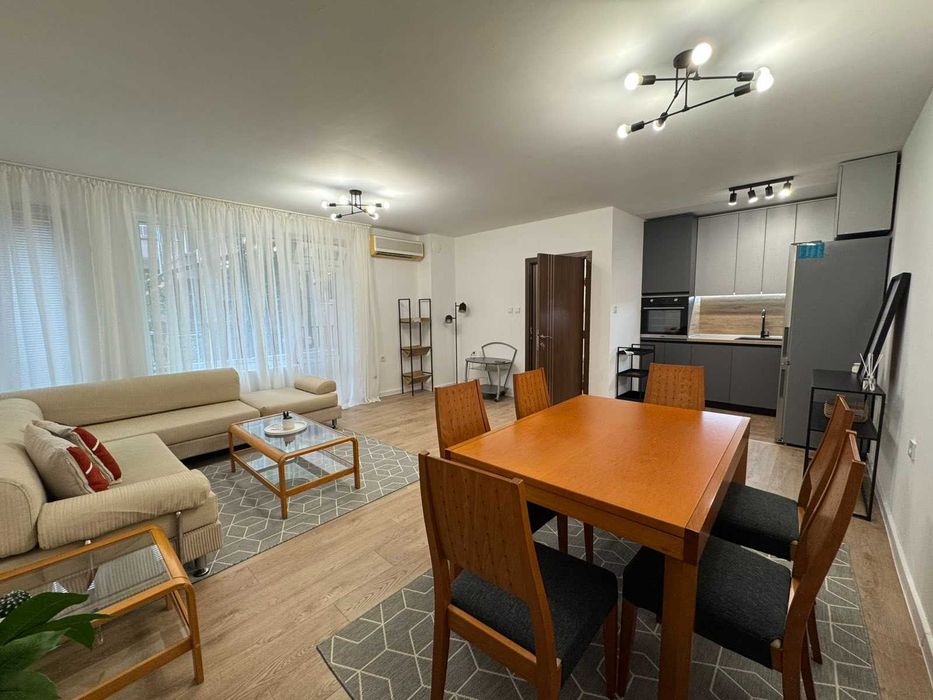 Топ оферта! Просторен тристаен апартамент за продажба в кв. Възраждане