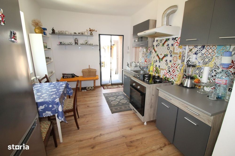Vând casă P+E în Hunedoara, zona Chizid, teren 713mp, f.s. 17m