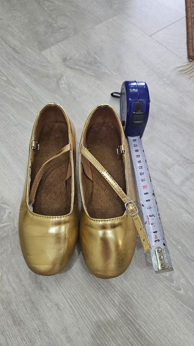 Продам индийский костюм на 7-8 лет