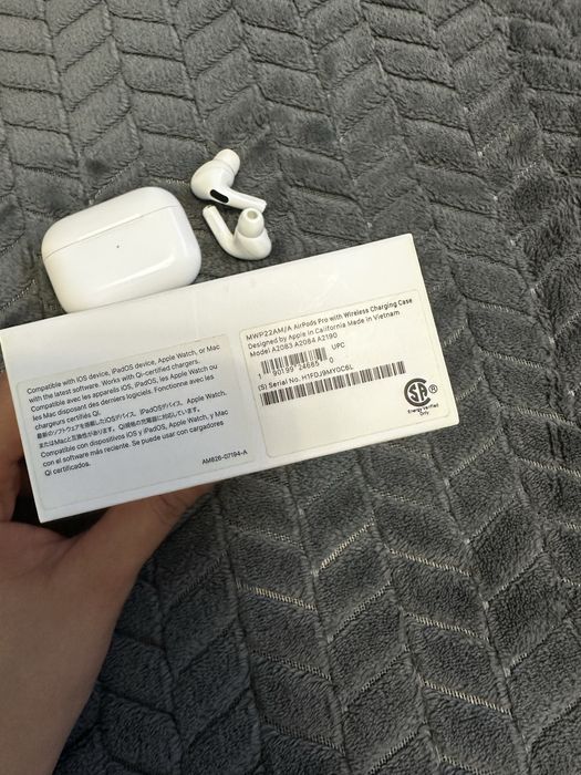 Продам AirPods pro