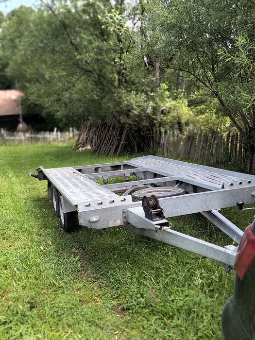 De vânzare platforma