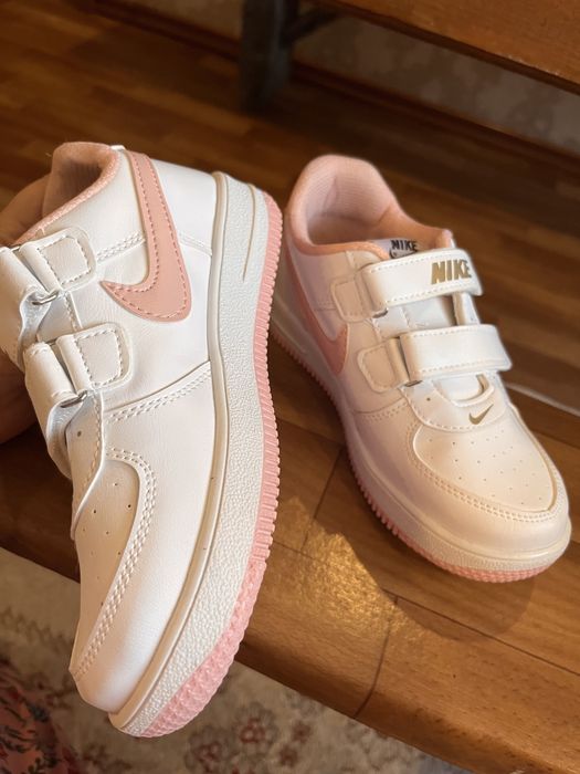 Кроссовки детские