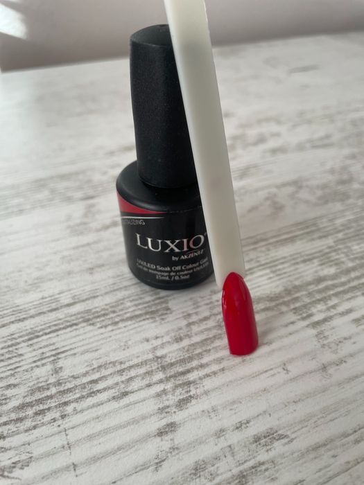 Професионален маникюр с продуктите на Луксио / Luxio nails polish