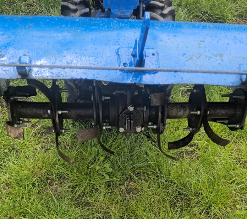 Vând motocultor BCS 10cp pe benzină cu freză de pământ și freza de zăpadă