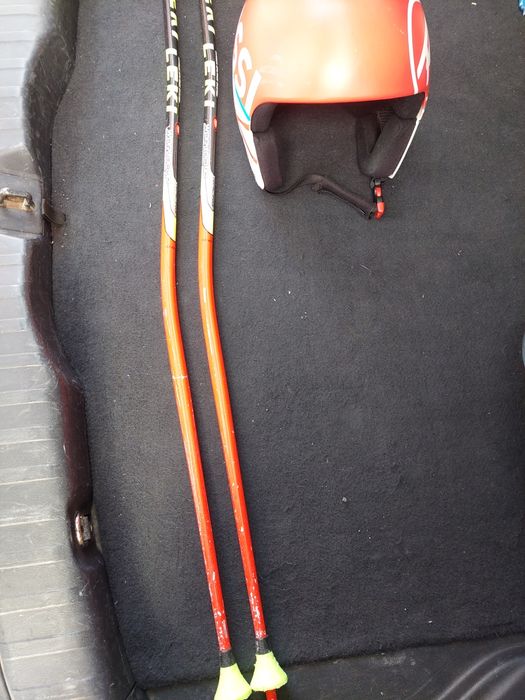 Ски Fisher, щеки Leki, каска Rossignol