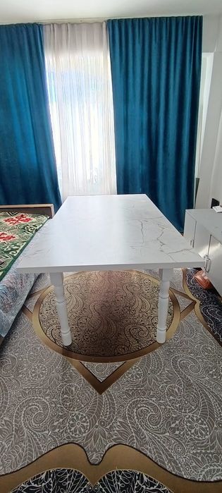 Стол новый продам