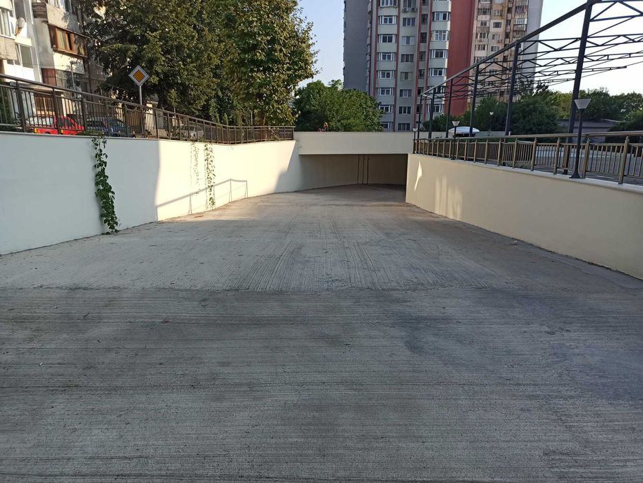 Дава се под наем Гараж / Паркомясто в Варна, Базар Левски - 13 кв.м за 66.3 € - Снимка #2