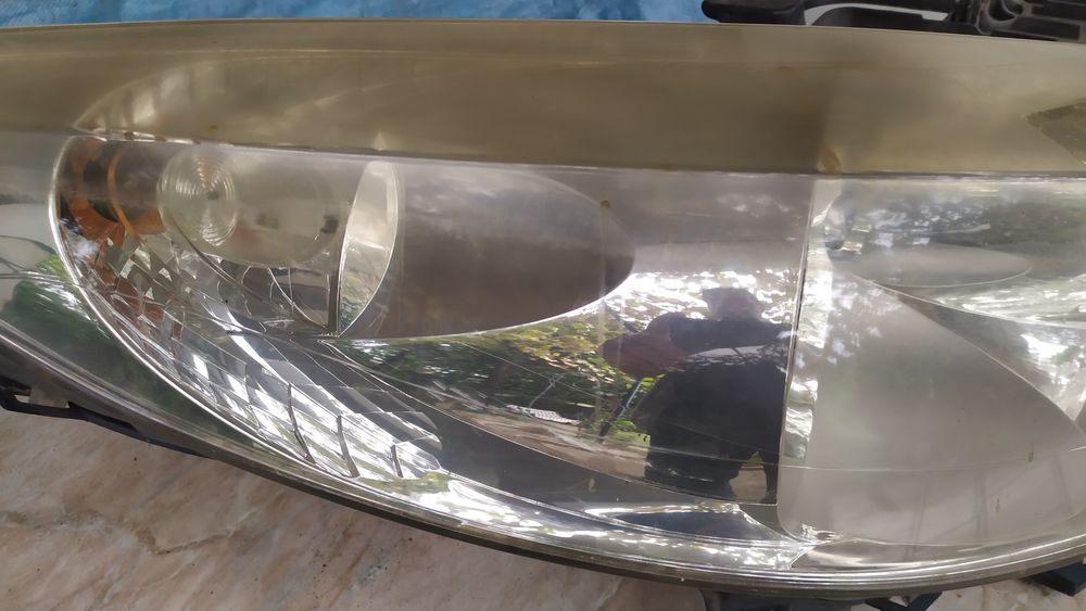 Фар за Пежо 207 преден