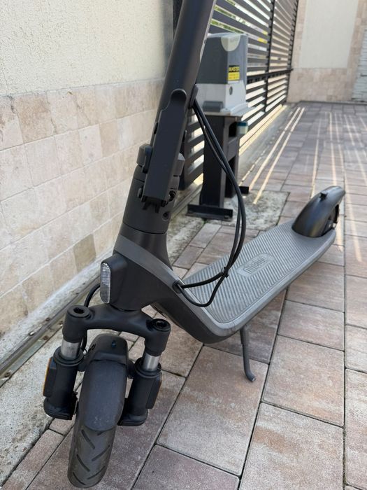 Trotineta electrica Ninebot E2 Pro