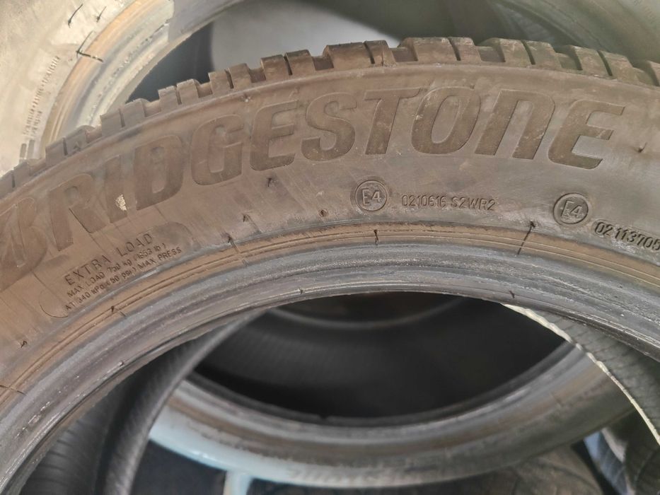 2бр.зимни гуми 215/55/17 Bridgestone