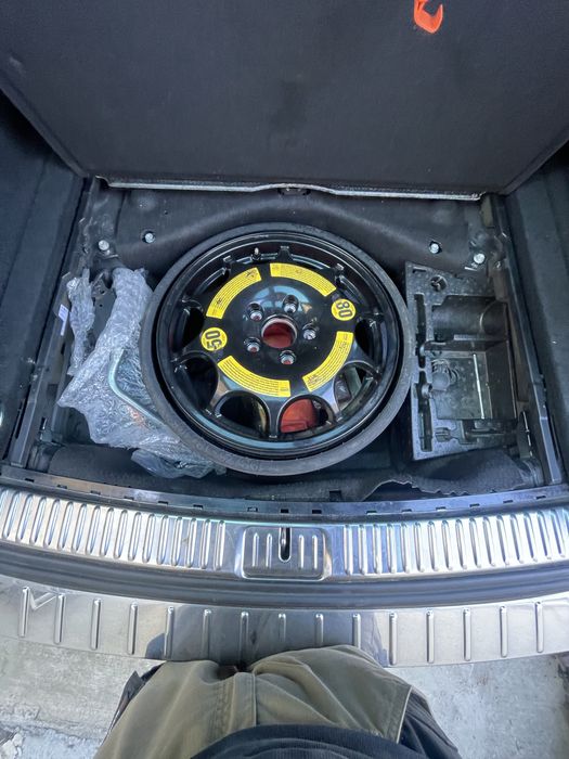 Vw Touareg 2011 година 3.0 Tdi + Теглич