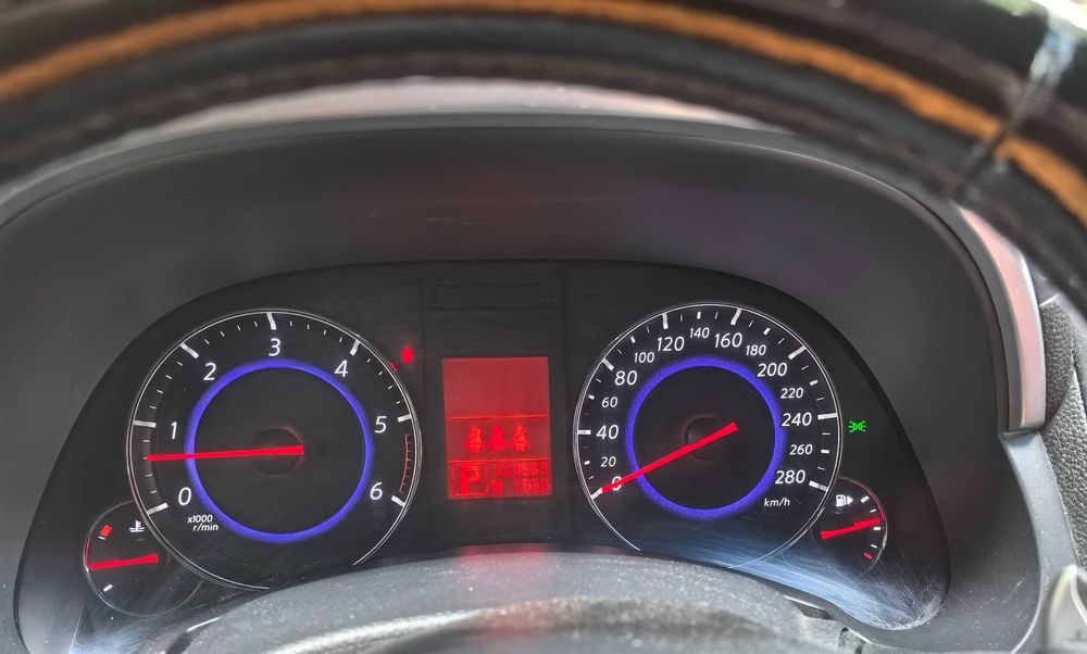 ЛЕК АВТОМОБИЛ Infiniti FX30 D - 2012 година.,