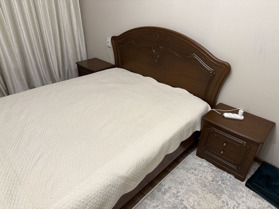 Продам двуспальную кровать