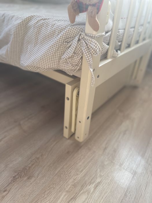 Детскся кроватка