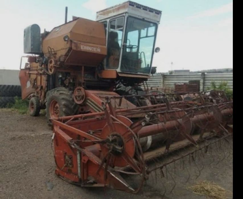 Продам комбайн Енисей 1200