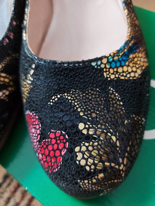 Pantofi din piele cu model