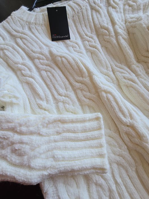 Дамски нов пуловер