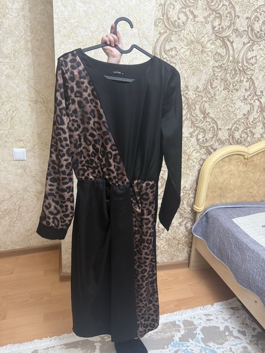 Продам платье 44 размера