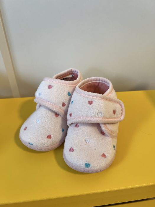 Papucei/botosei  interior  bebe fetita marimea 18