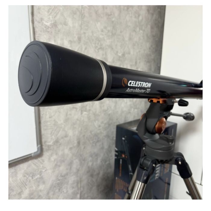 Телескоп Celestron AstroMaster 70x900 мм