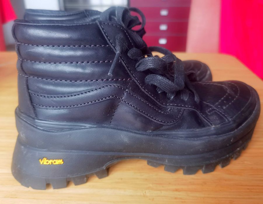 VANS Vault SK8-Hi Vibram, 36.5 номер, перфектни и за туризъм