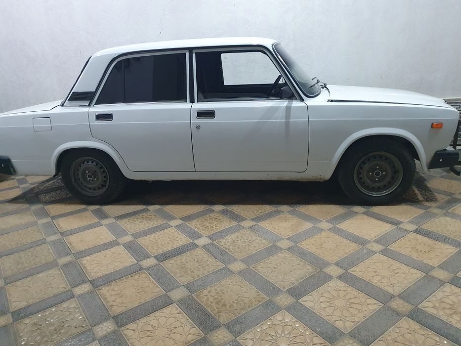 Vaz 07 sotiladi 2007yil