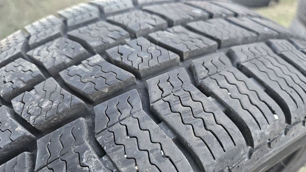 2бр гуми 195 60 16С дот 21 вредещайн