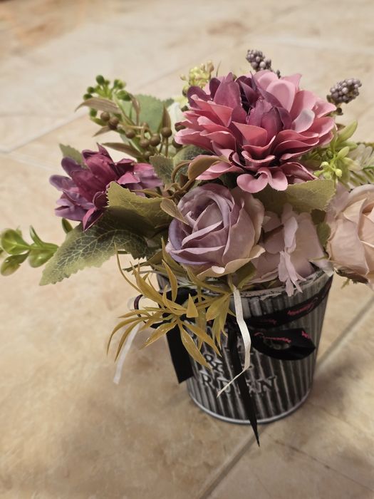 Цветни декоративни кашпи