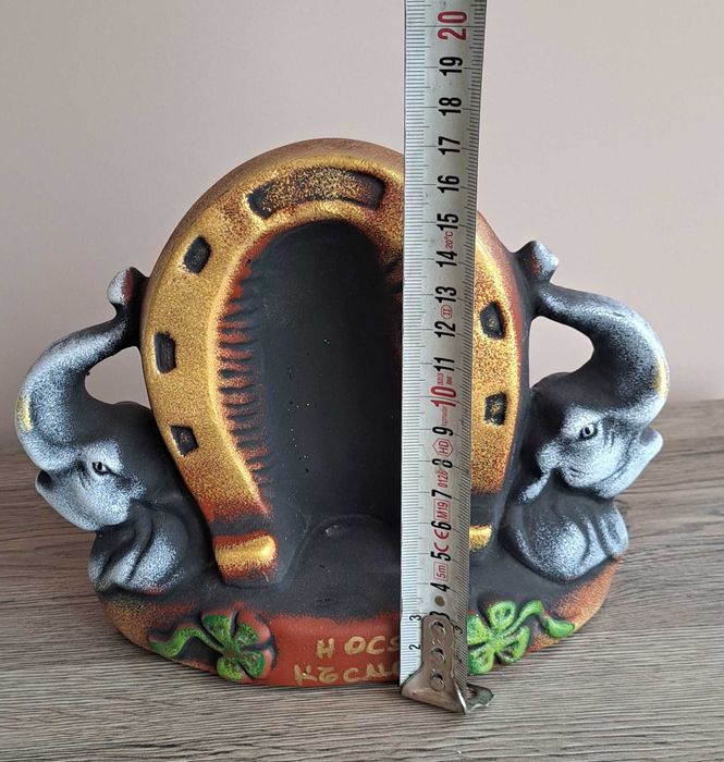 Голям масивен свещник