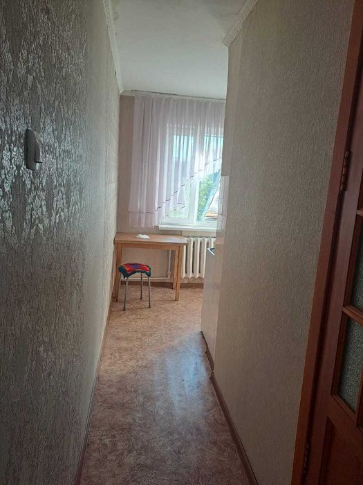продам 2 комнатную по Металлургов