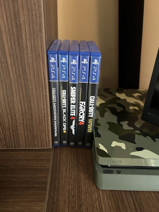 PS 4 limited edition + 5 игри