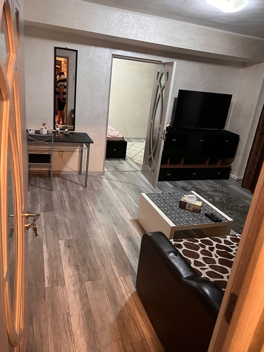 Închiriez apartament în centru Buzău  etaj 1 preț 400 €