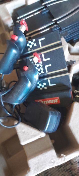Set complet pistă de curse Carrera GO!!! Build 'N Race 6.2m - cu mașinuțe