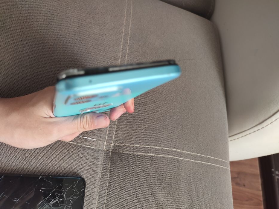 Продам телефоны на запчасти