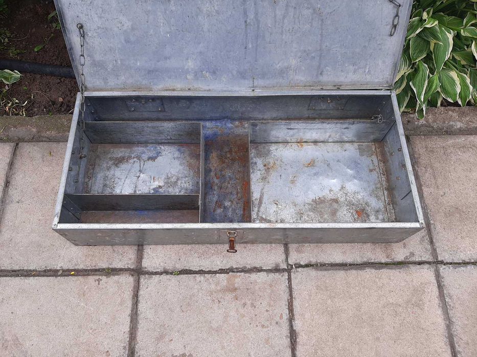 Метална кутия за инструменти