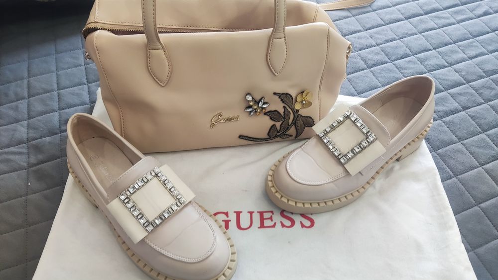 Красиви обувки с подарък чанта на Guess