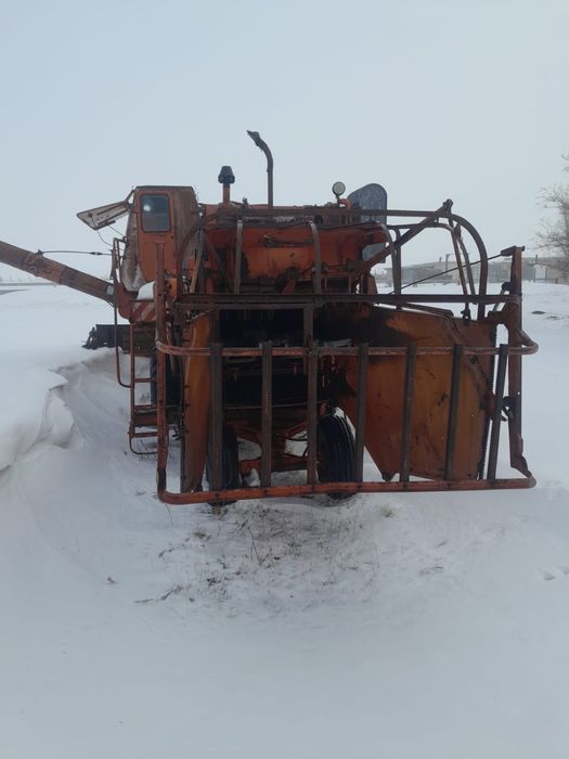 Продам комбаин нива