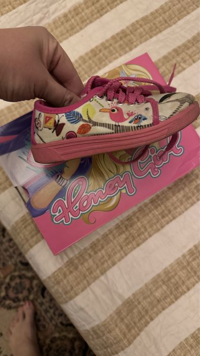 Продам милые кроссовки