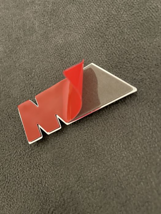Emblema logo M aripa 5,5cmx2cm 4,5cmx1,5cm Bmw seria 3 5 6 7 X3 X5 X6
