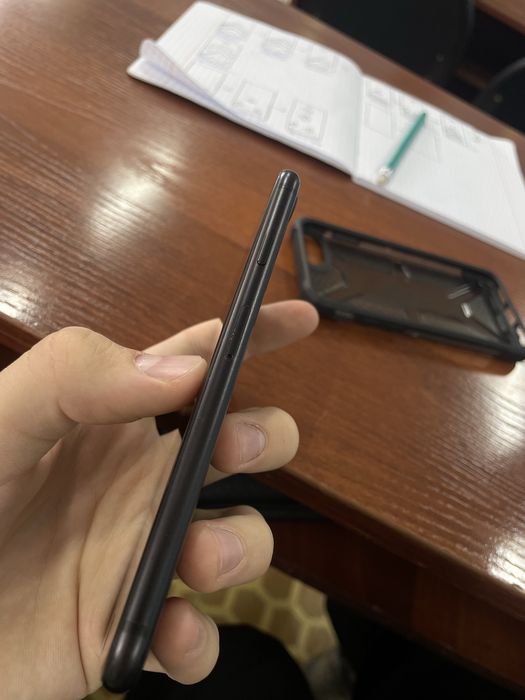 Prodam apple iphone se